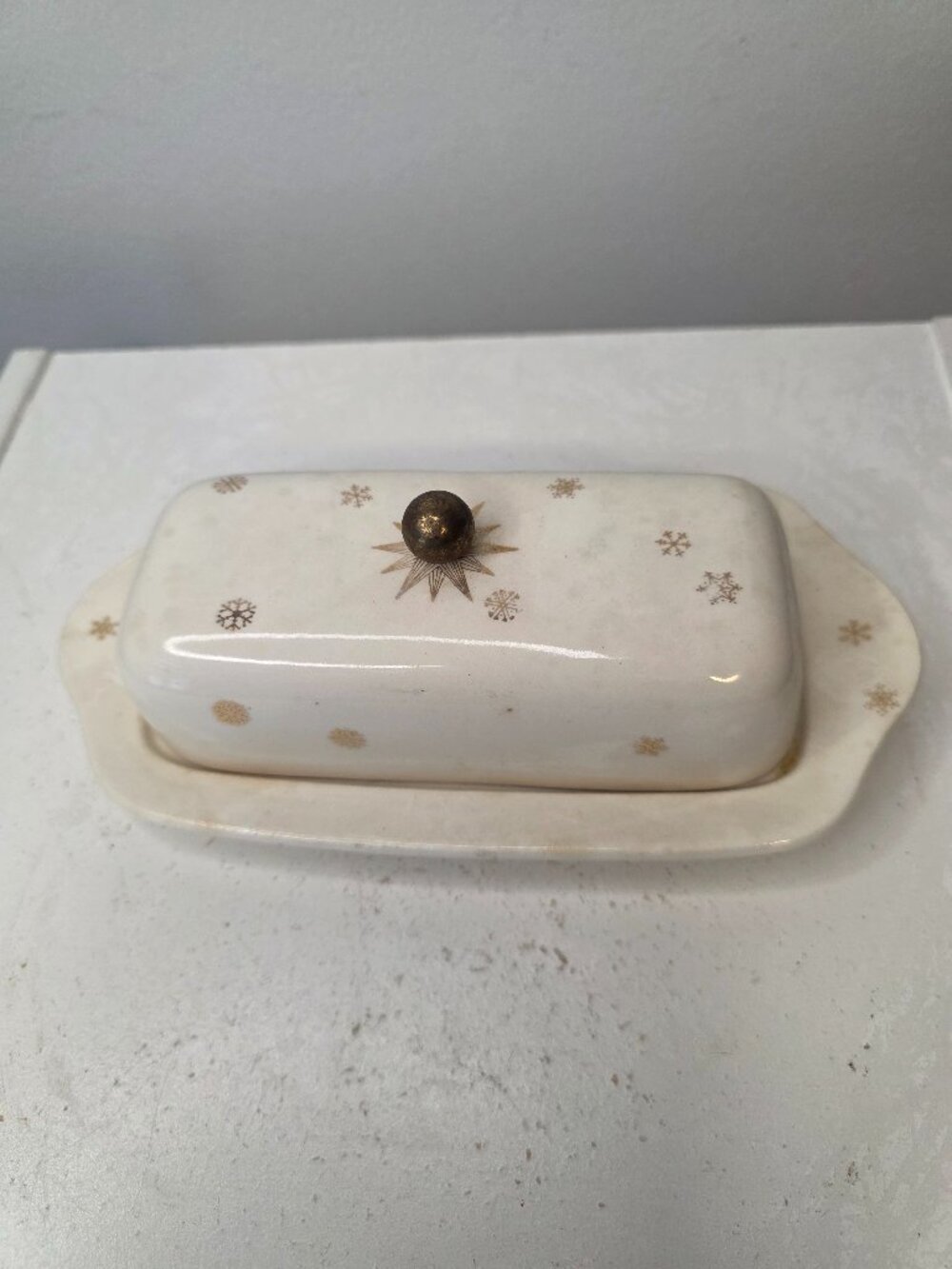 Gailstyn Golden Stardrift 22 Kt Gold Butter Dish Gold Star Center Gold Snowflake